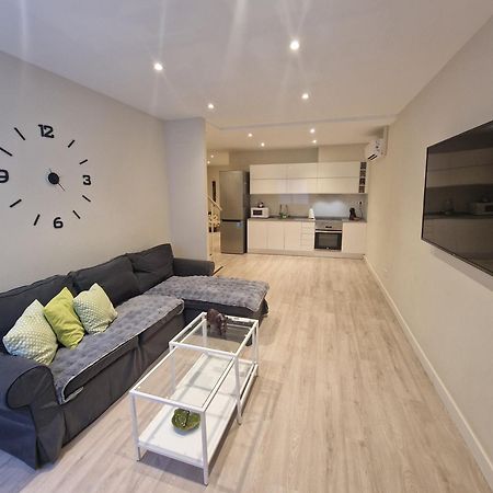Barcelona Duplex De 3 Habitaciones โอสปิตาเล็ต เดอ โยเบรกัต ภายนอก รูปภาพ