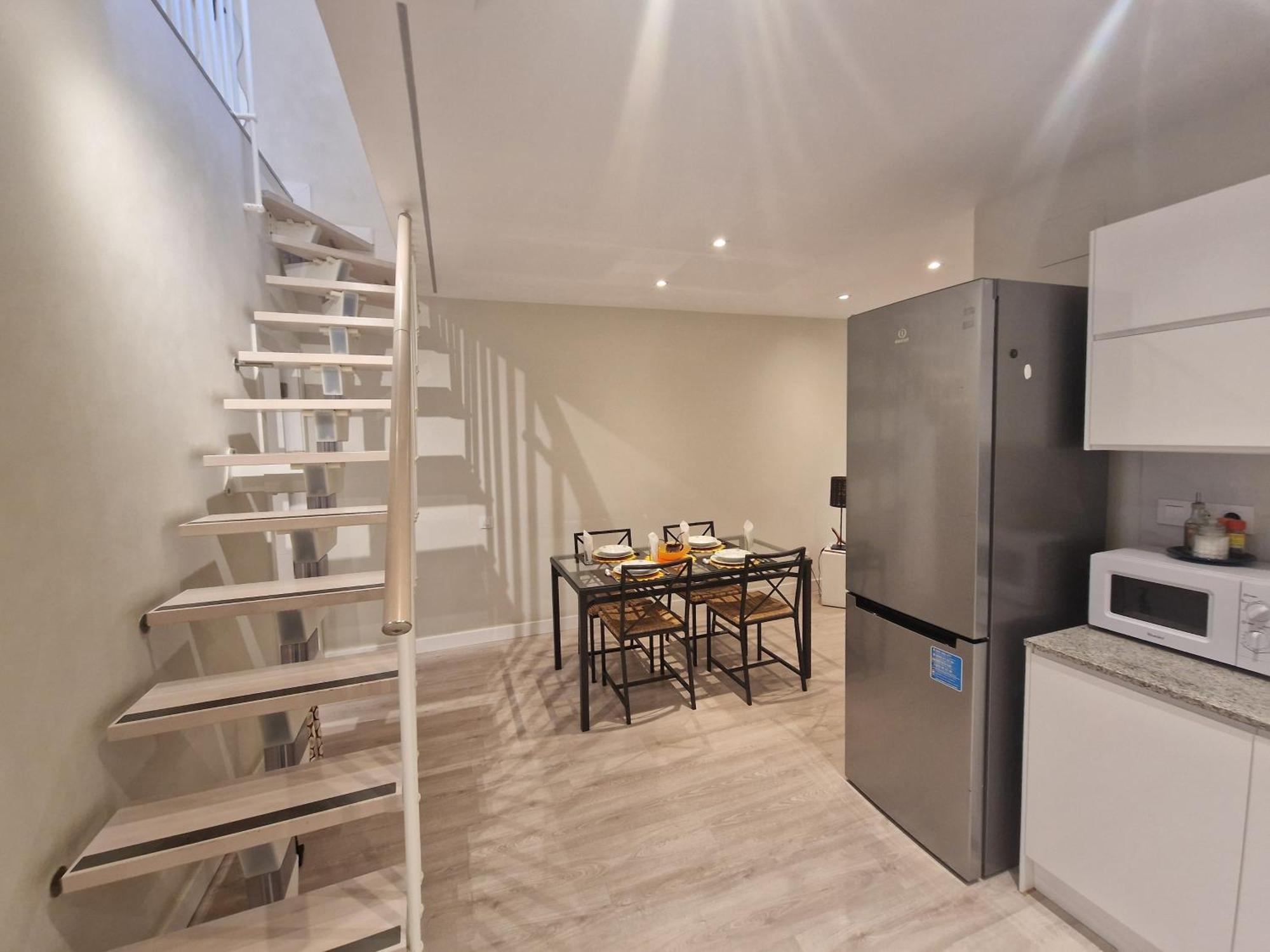 Barcelona Duplex De 3 Habitaciones โอสปิตาเล็ต เดอ โยเบรกัต ภายนอก รูปภาพ
